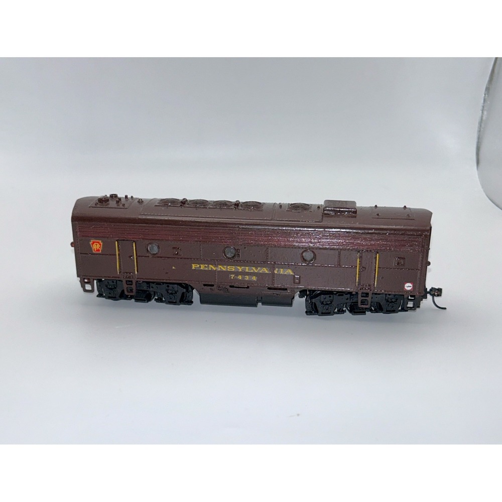 HO Scale PRR Pennsylvania 7434 Non Powered Dummy B Unit Diesel Train